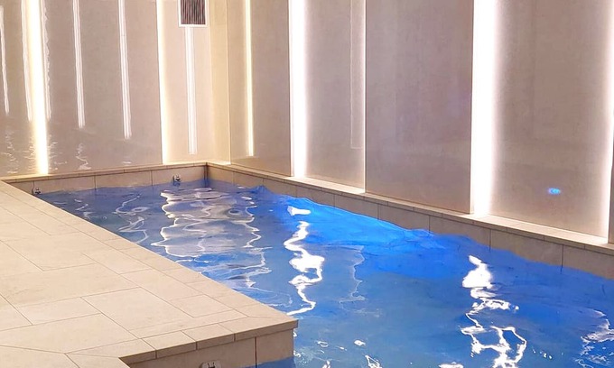 La Perriere Cottage | Chalet Courchevel 5 min from Alpinium gondola and slopes inside pool sauna