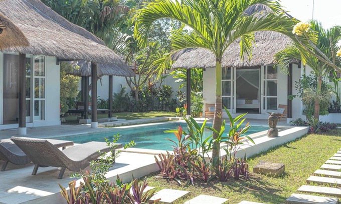 Bukit Villa | Coastal Garden Villa. private pool- Family-Friendly-Garden View- Airport Shuttle