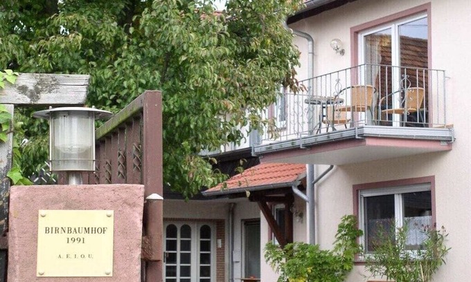 Schwedelbach House | Flower magic at the Birnbaumhof