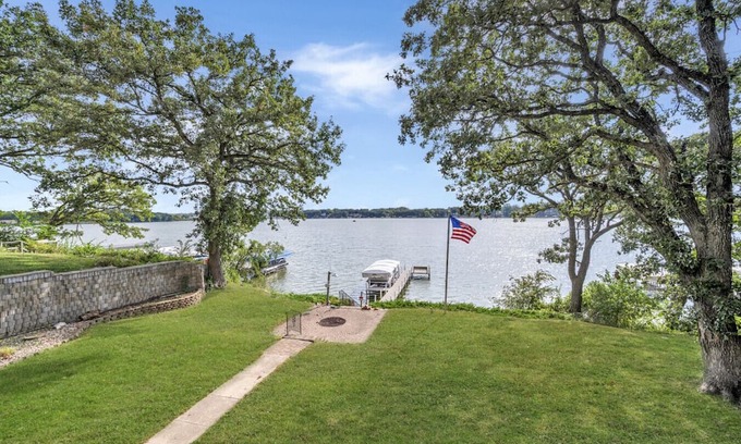 Spirit Lake House | Redmore Lakefront Retreat on East Lake Okoboji