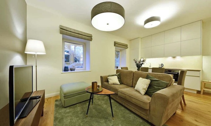 Old Town Apartment | Domillion 3bdr 2baths President Palace park. L419A
