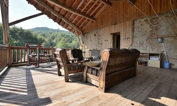 Castelnau-Durban House | Holiday Home 'Au Milieu Des Chevaux Mérens' with Private Terrace and Balcony
