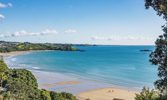 Coopers Beach House | Paua Shell - Coopers Beach Holiday Home