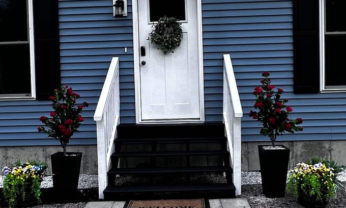 Ellsworth House | Sustainable 4-Season Ranch 30 mi to Acadia