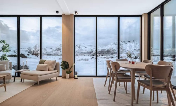 Vagan Cabin | Stunning Lofoten Lodge with Views & Jacuzzi