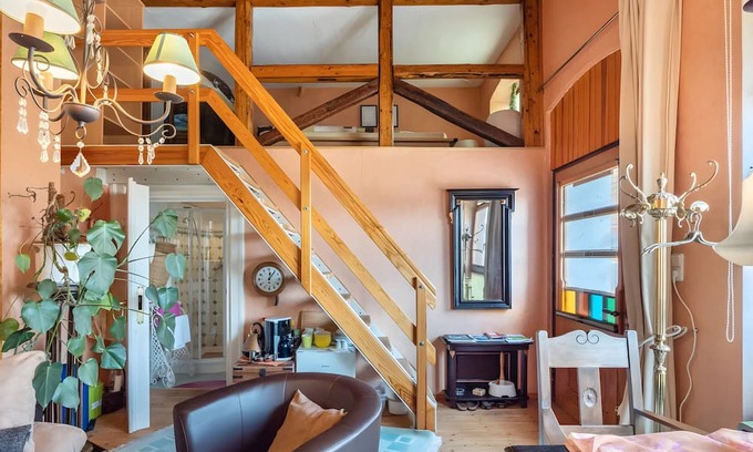 Hildesheim District Apartment | Holiday Apartment '2' with Private Terrace, Private Garden and Wi-Fi