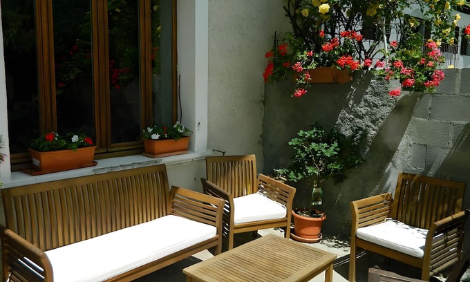 Verthier Apartment | Apartment 'La Grange' with Mountain View and Wi-Fi