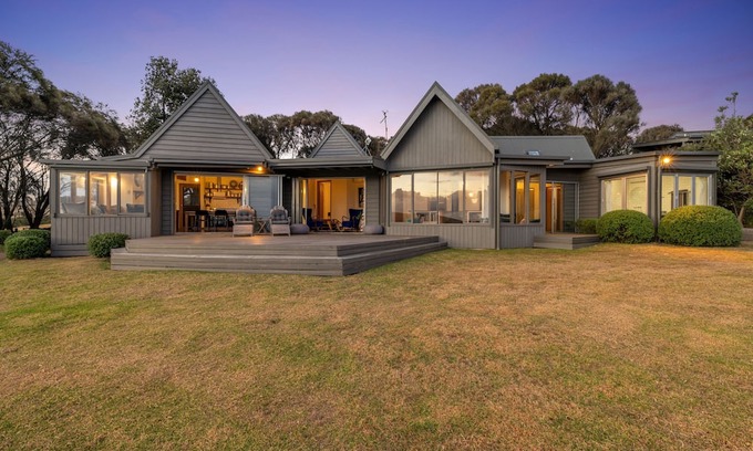 Kilcunda House | COASTAL RETREAT FOR ALL SEASONS 2-14 GUESTS