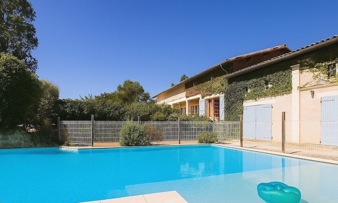 Vignaux House | Holiday Home 'Grand Gîte De Gascogne' with Private Pool, Shared Terrace and Wi-Fi