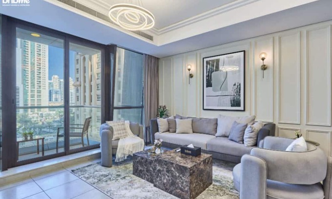 Jumeirah Lake Towers Apartment | bnbme | Luxury JLT Apt w/Pool & Gym, Near Marina