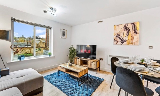 Healey Lane Apartment | 30% off! Stylish Apartment in Dewsbury - Sleeps 6- Newly Refurbished