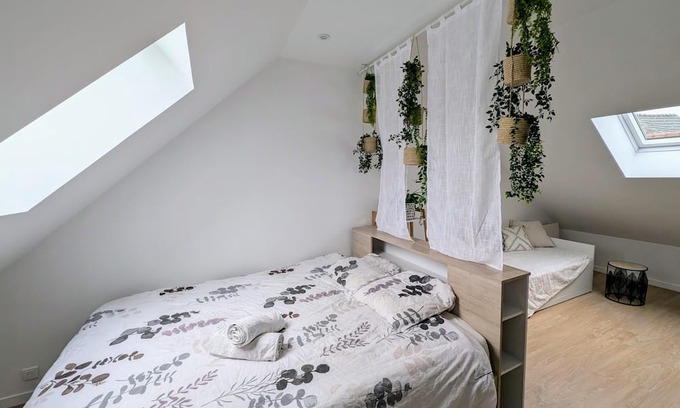 Quincy-Voisins Apartment | Duplex, Sleeps 3 w/Secure Garage, 30min to Disney