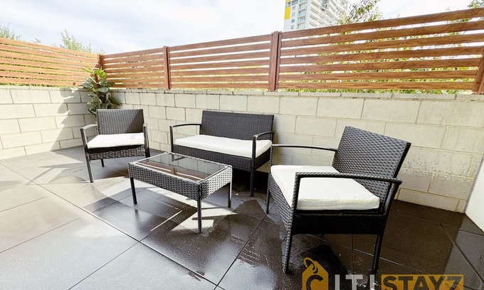 Phillip Apartment | Wonder in Woden - 2 bd 2bth Apt