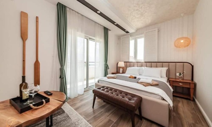 Bijela Apartment | Studio Apartment with Sea View and Balcony