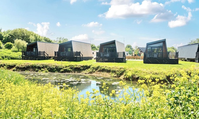 Great Billing Cottage | CELESTIAL SKYLIGHT - BILLING AQUADROME in Billing Aquadrome Holiday Park