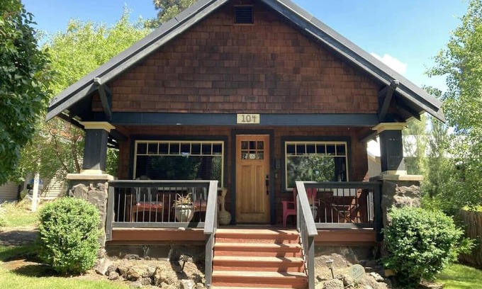 Old Bend House | Charming Bungalow in Walkable Old Bend