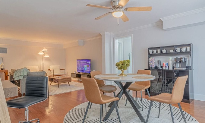 Columbus Apartment | MidTown Flats Suite B2