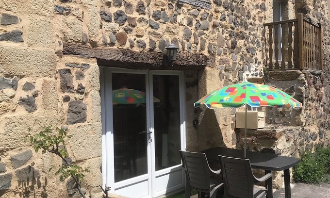 Yronde-et-Buron House | Charming rentals in the heart of Auvergne
