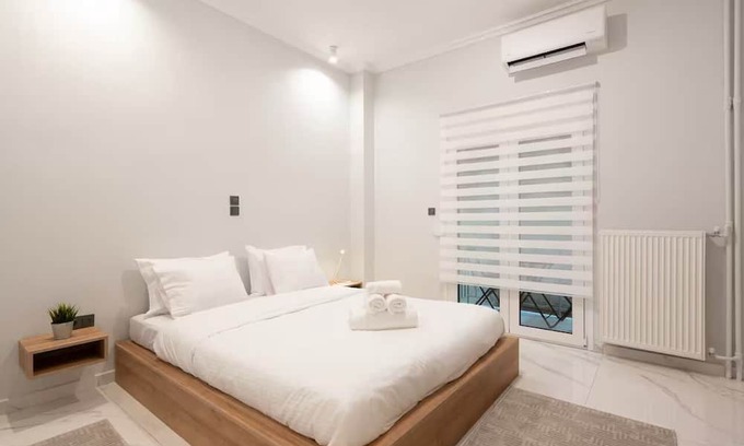 Exarhia Apartment | Unique Urban Gem in Neapoli/Exarcheia
