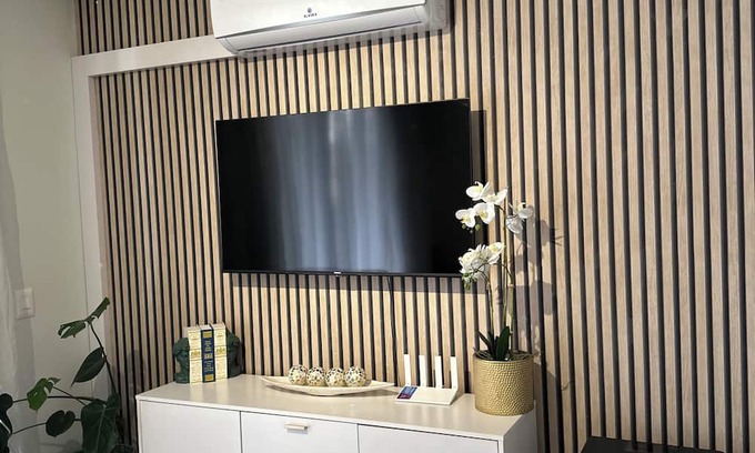 Greater Johannesburg Metropolitan Area Apartment | Luna Lux Apartment Elegant City Escape in Waterfall Smart City Walk to MOA