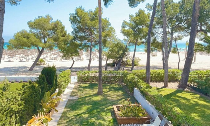 Alcudia House | Villa Saturno, first line house with Jacuzzi and Garden