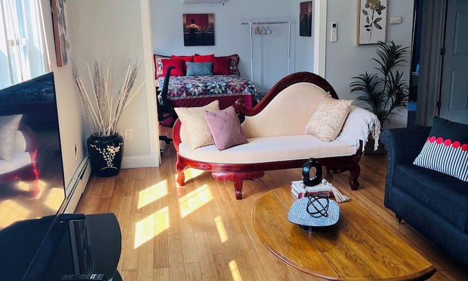 Poughkeepsie Waterfront Condo | Charming , Peaceful Waterfront n2-bedroom condo overlooking the Hudson River
