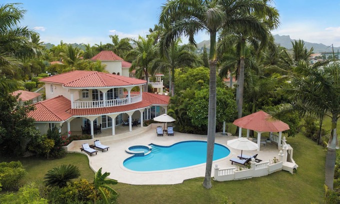 Puerto Plata Resort | Luxurious 6-bdrm at The Crown Villas are the ultimate in luxury and exclusivity