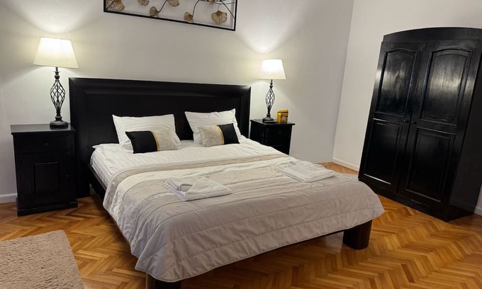 Oradea House | Mid Ultra Central Residence Oradea - self check in & out