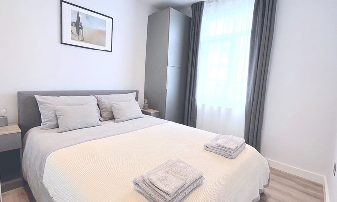 Higham Hill Apartment | Cosy Flat near Central London-Ideal for weekend breaks, long stays and commuters