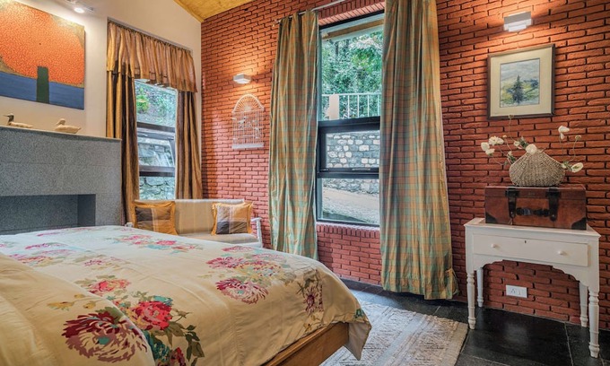Bhimtal Villa | Luxury 4BHK Bhimtal Retreat with Valley Views & Elegant Interiors