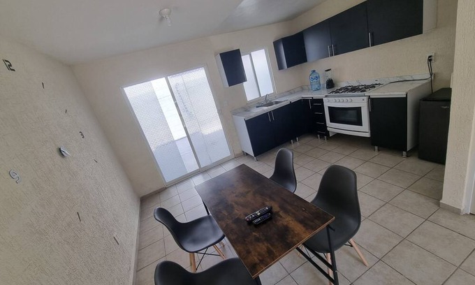 Queretaro Apartment | House With Swimming Pool, Full Kitchen, Wi-Fi, Free Parking, Up to 6 Guests