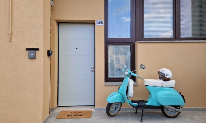 Province of Bologna Apartment | Full-service apartment in Casalecchio di Reno