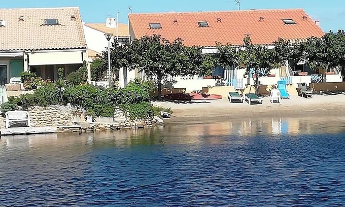 Le Barcares House | House on the edge of a marine pond close to the beach