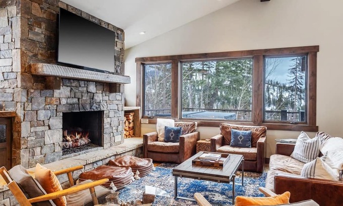 Whitefish House | The Summit Chalet at Whitefish Mountain Resort