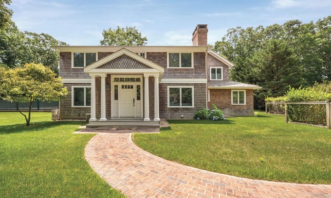 Sag Harbor House | 6-bedroom house in Bridgehampton with pool and tennis