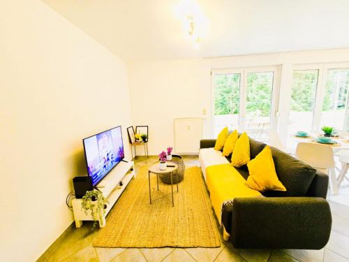 Cents Apartment | Relaxing Getaway with Outdoor spaces