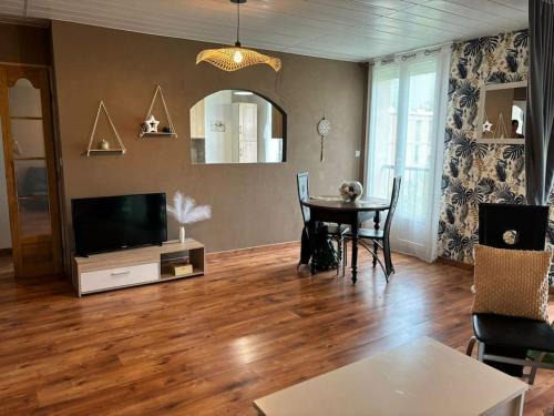 Montolivet Apartment | Bois Lemaitre YourHostHelper