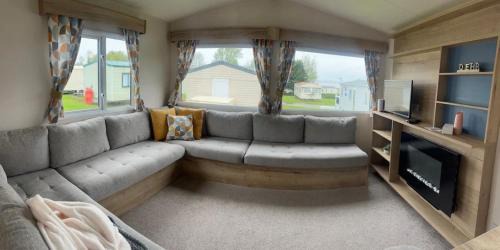 Isle of Grain Resort | Seaside Serenity at Kent Coast