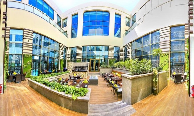 Sheikh Zayed Road Hotel | Metropolitan Hotel Dubai